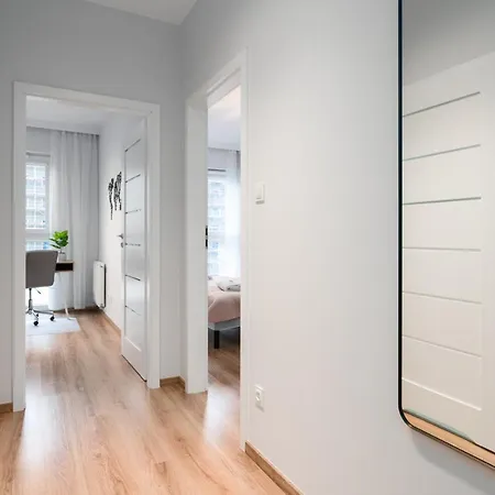 Lwowska By The Malta By Renters דירה פוזנן