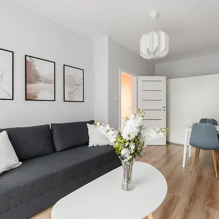 Apartment Lwowska By The Malta By Renters